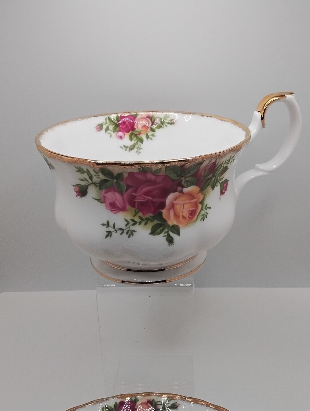 Vintage 1962 Royal Albert Old Country Roses China Tea/Coffee Cup and Saucer Set - Picture 12 of 15